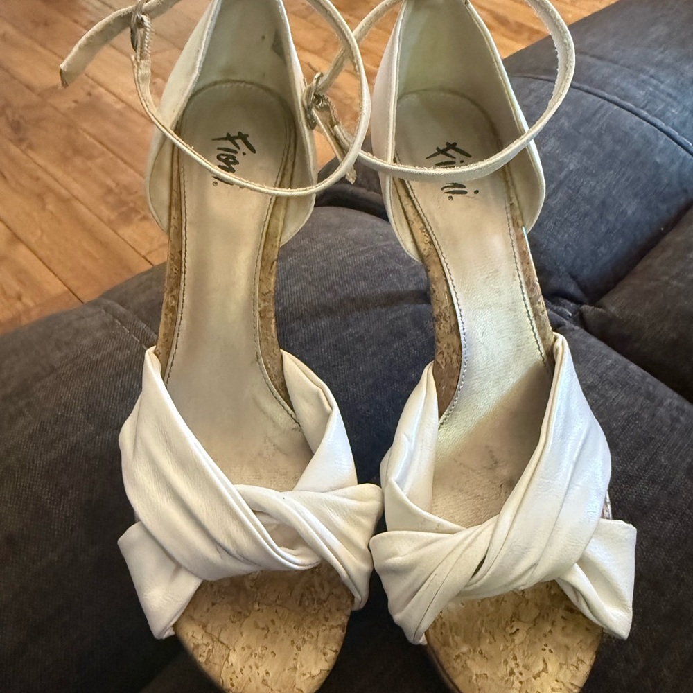 FIONI Clothing White Heels with Ankle Straps - Picture 8 of 14